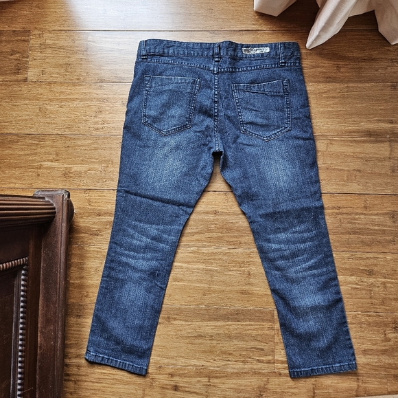 Express Capris - Picture 2 of 3